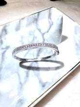 將圖片載入圖庫檢視器 18K金三行圓鑽石手鐲